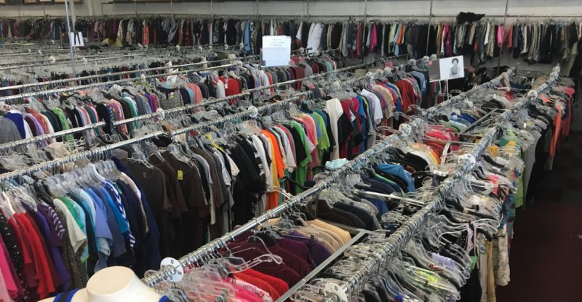10 Enormous Thrift Stores In Southern California That Take Nearly All Day To Browse - Decor Hint