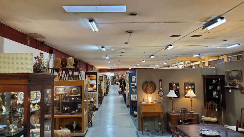 10 Maryland Antique Stores Packed With Vintage Treasures And Bargains - Decor Hint Emporium Antiques