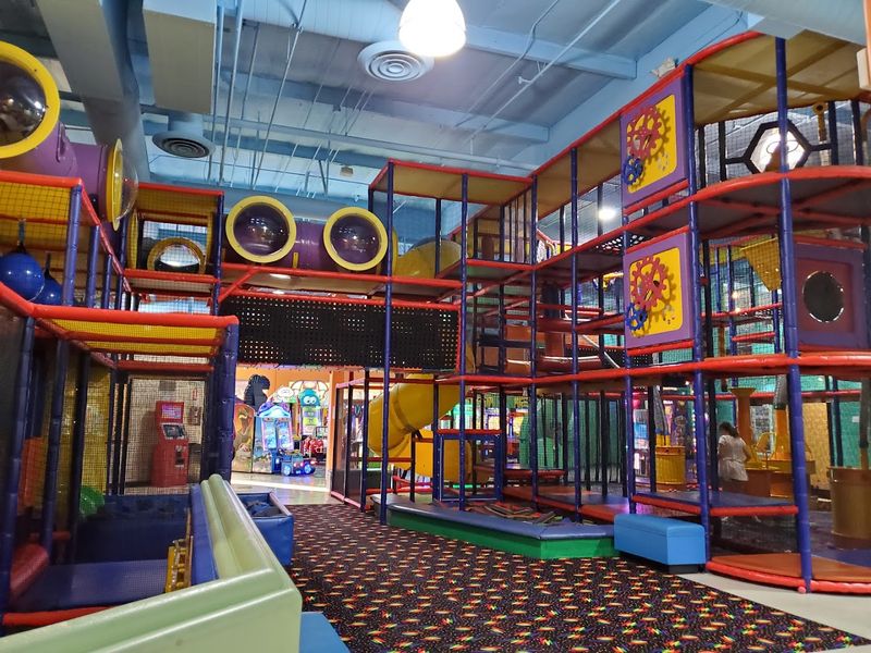 Kids World Family Fun Center, Oak Park, CA