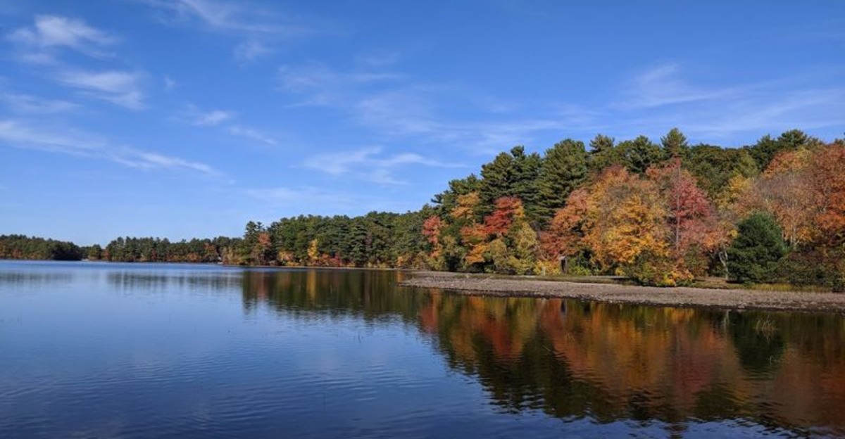 10 Most Beautiful Lakes And Ponds In Connecticut For A Peaceful Escape - Decor Hint