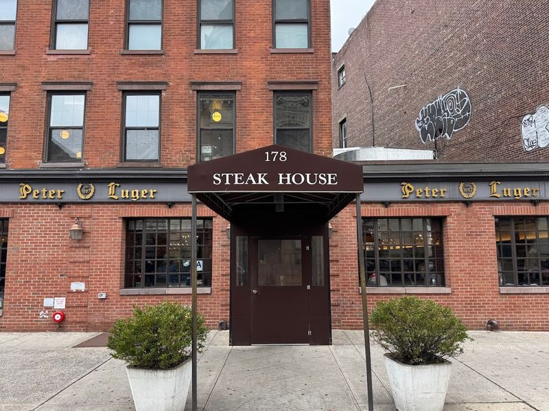 10 Restaurants In New York City That Turn A Good Trip Into An Unforgettable One - Decor Hint Peter Luger Steak House