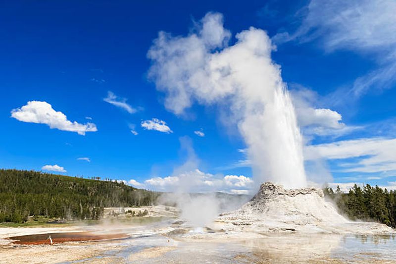 10 Unforgettable National Park Sites And Public Lands In Wyoming - Decor Hint Yellowstone National Park