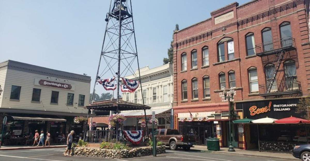 11 California Towns Where Lunch Turns Into Antique Shopping Without Much Effort - Decor Hint