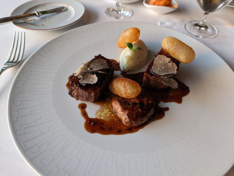 11 Elegant Hawaii Restaurants Worth Planning A Special Dinner Around - Decor Hint La Mer At Halekulani