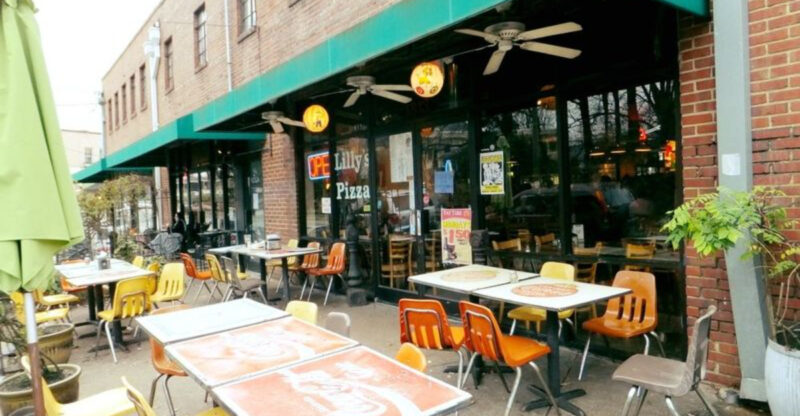 11 Hole-In-The-Wall Pizzerias In North Carolina That Feel Like Hidden Pizza Gold