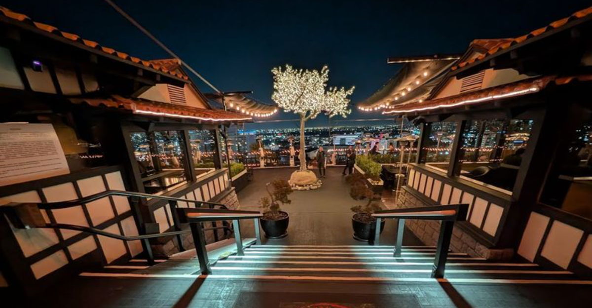 12 California Restaurants Tucked Inside Unexpected Places - Decor Hint