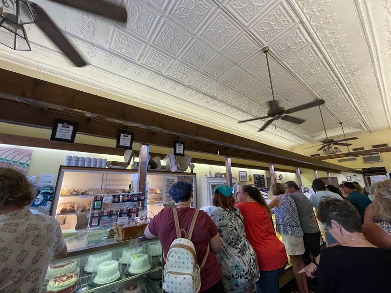 McFarlan Bakery, Hendersonville