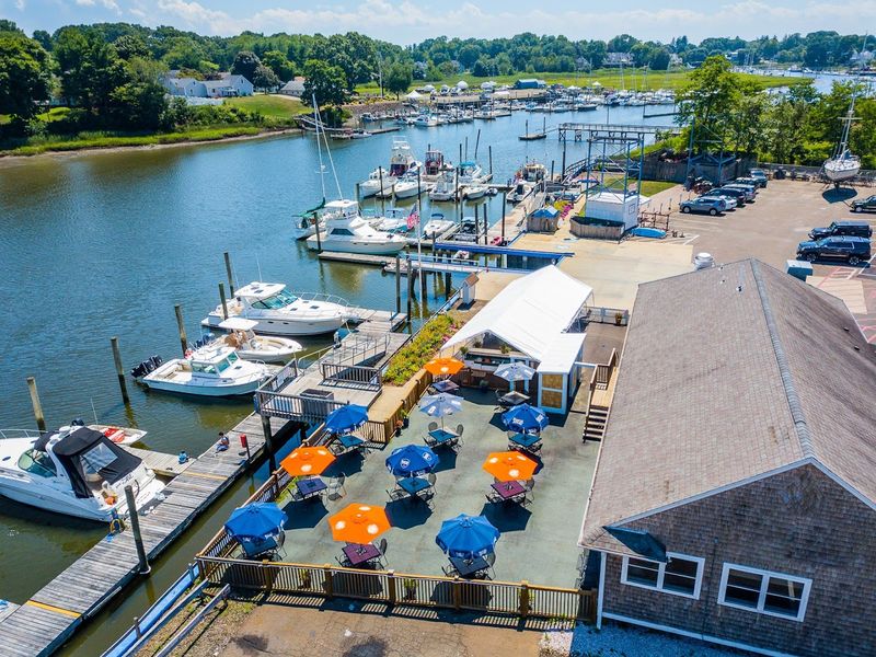 Nellie's, Branford