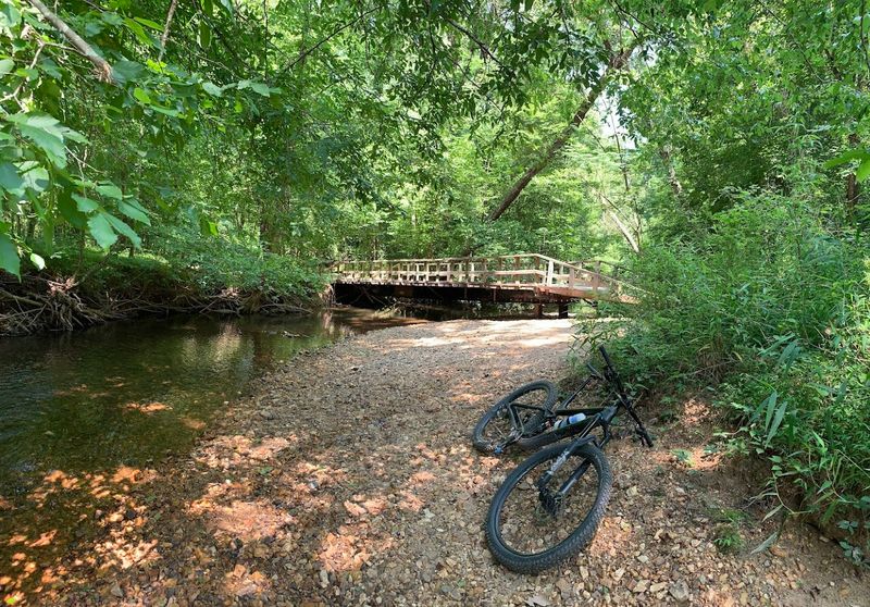 14 Remote Georgia Pedaling Destinations That Feel Impossibly Peaceful - Decor Hint Blankets Creek Mountain Bike Trails