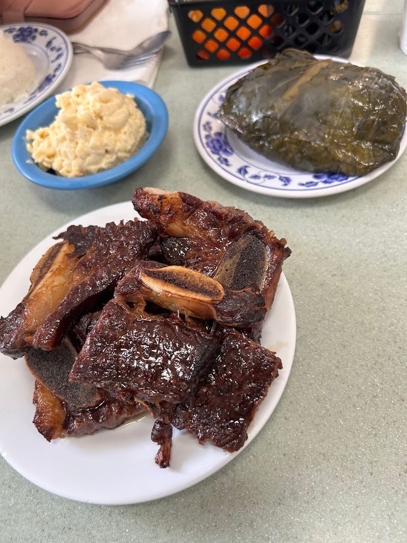Helena's Hawaiian Food
