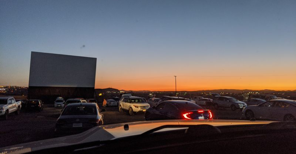 9 Retro Drive In Theaters In Southern California That Make Movie Nights Nostalgic - Decor Hint