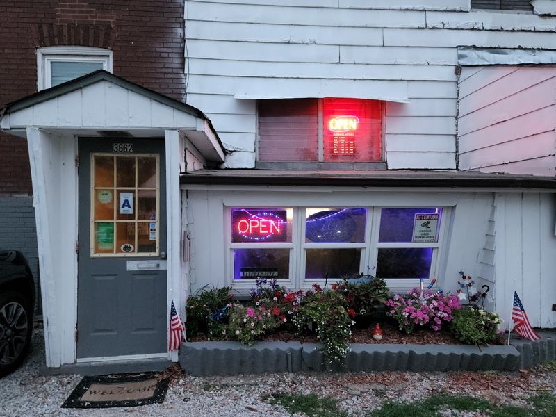 St. Louis' oldest pizzeria is still going strong