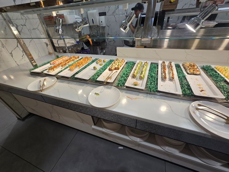 The Sushi Station That Makes This Buffet Road-Trip Worthy