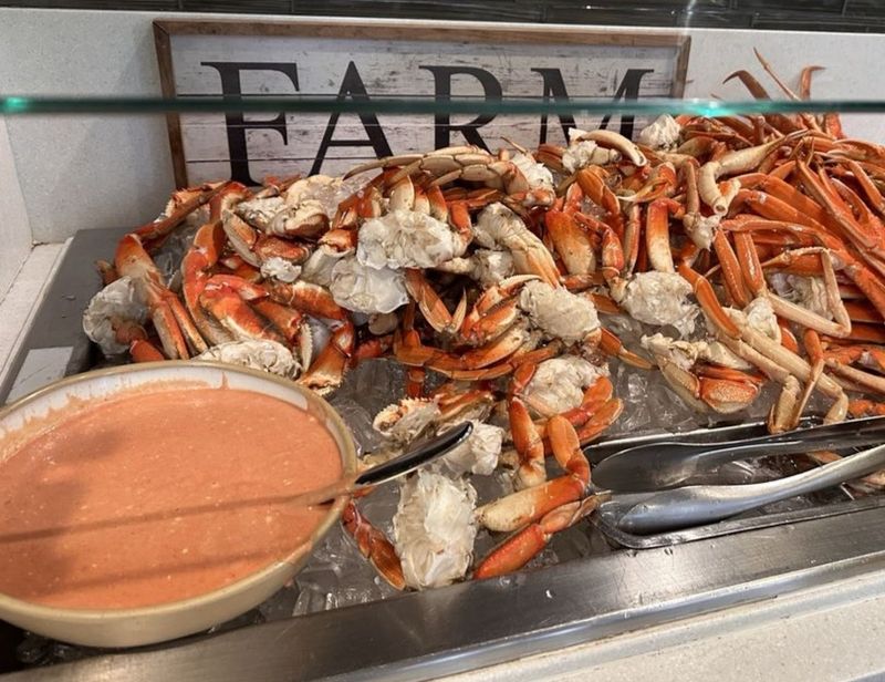 A Seafood Buffet Built Around Crab