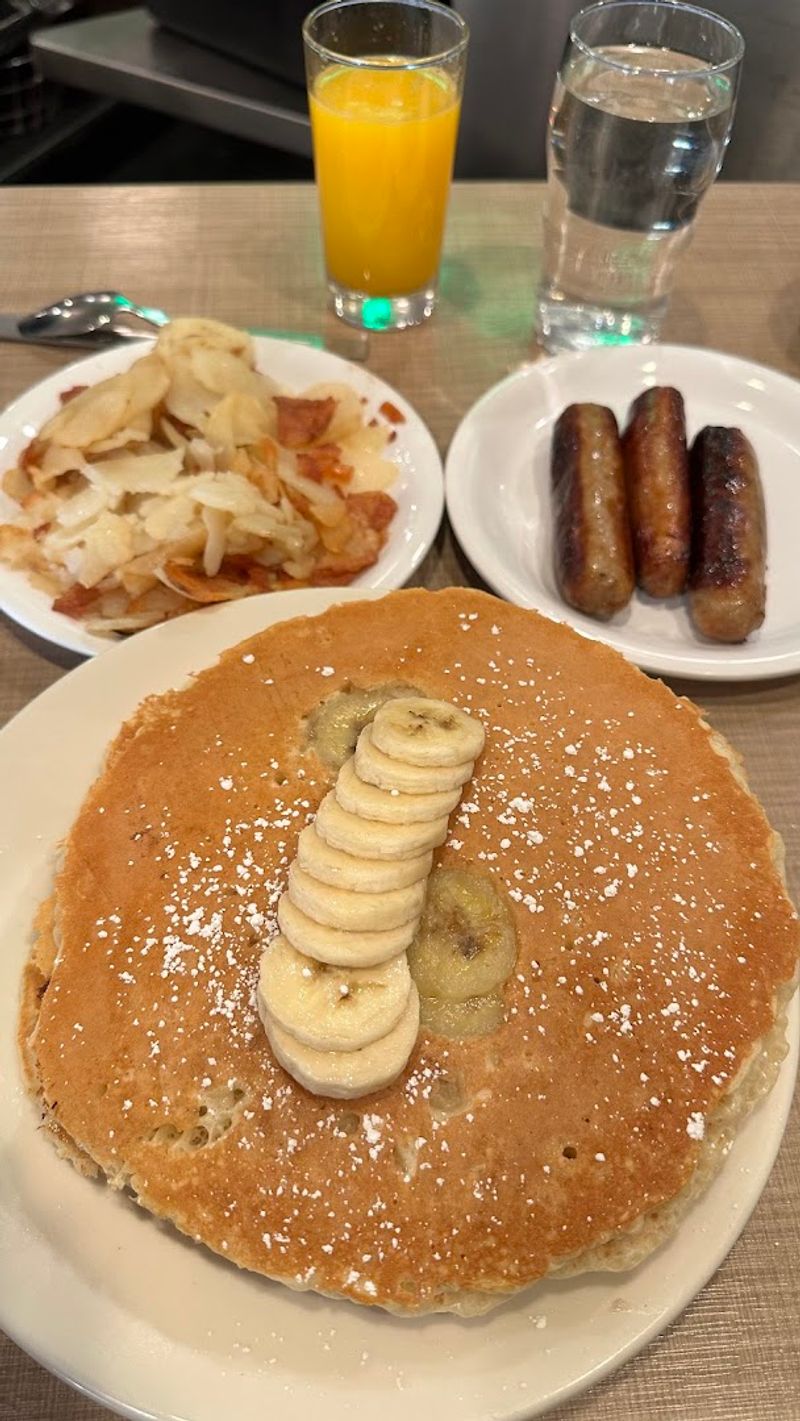 This Cozy Illinois Diner Still Serves Breakfast The Old-Fashioned Way - Decor Hint The Meltaway Pancakes You Will Dream About