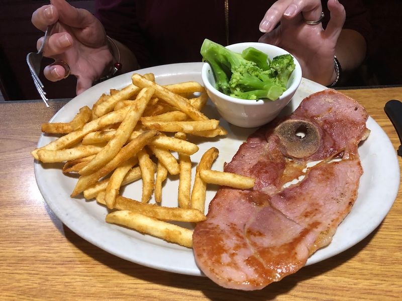 The Chicken Fried Steak At This Homey Diner In Kentucky Is Out-Of-This-World Delicious - Decor Hint Daily Lunch Specials That Keep Regulars Coming Back
