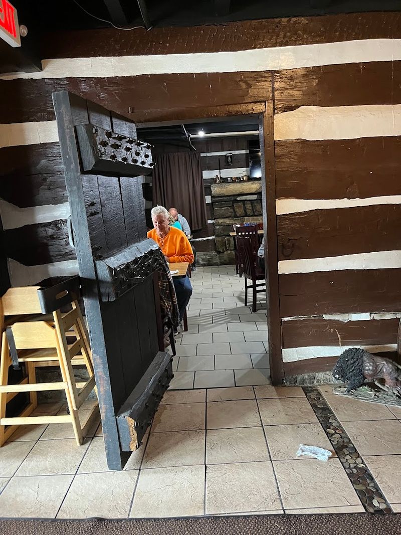 The Chicken Fried Steak At This Homey Diner In Kentucky Is Out-Of-This-World Delicious - Decor Hint Friendly Small-Town Service