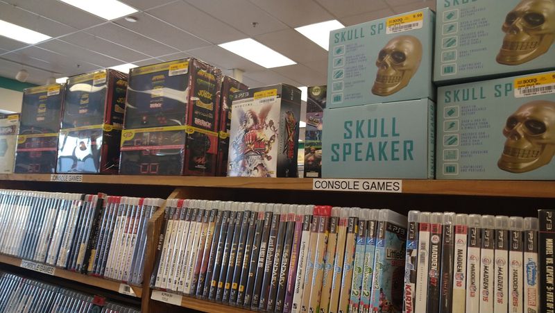 This Enormous Kentucky Bookstore In Louisville Lets You Load Your Cart With Books Starting At Just $1 - Decor Hint Something For Every Member Of The Family