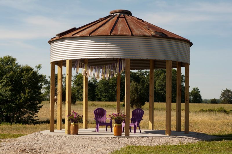 Relaxed Seating Areas to Soak It All In