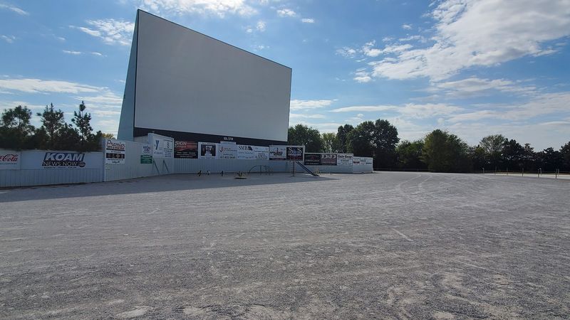This Missouri Route 66 Attraction Still Looks Like The 1940s - Decor Hint The Screen That Has Stood For Decades
