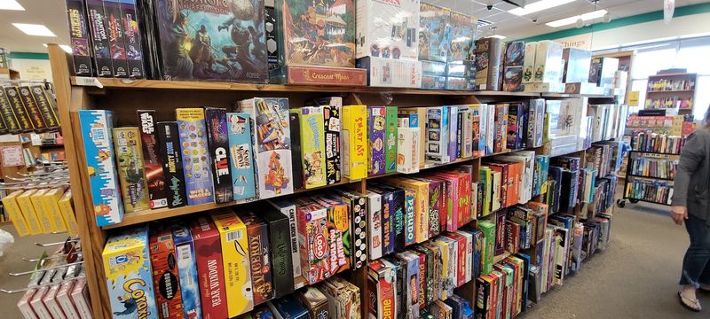 This Enormous Kentucky Bookstore In Louisville Lets You Load Your Cart With Books Starting At Just $1 - Decor Hint An Ever-Changing Inventory That Rewards Return Visits
