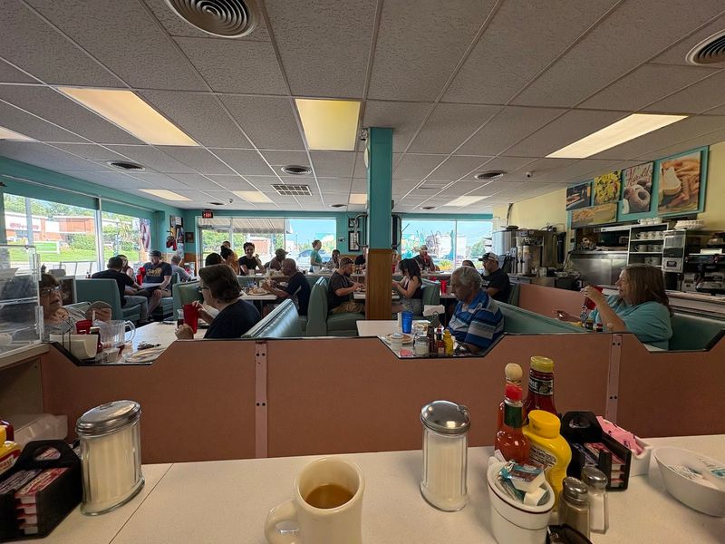 The Atmosphere That Keeps Regulars Coming Back