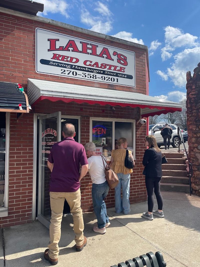 These Smash Burgers At This Tiny Kentucky Restaurant Have Built A Huge Following - Decor Hint The Crowd That Keeps Coming Back