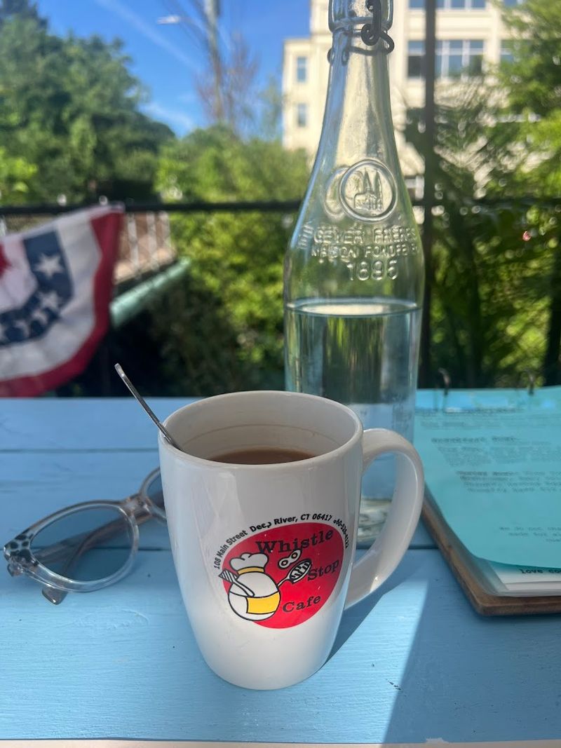 This Cozy Connecticut Eatery Makes Early Mornings Feel Completely Worth It - Decor Hint Coffee That Starts Things Right