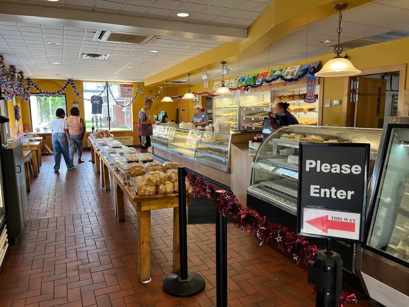 This Beloved Wisconsin Bakery Has Perfected The Art Of Fresh Polish Baking - Decor Hint Why This Bakery Is Worth Every Mile Of The Drive