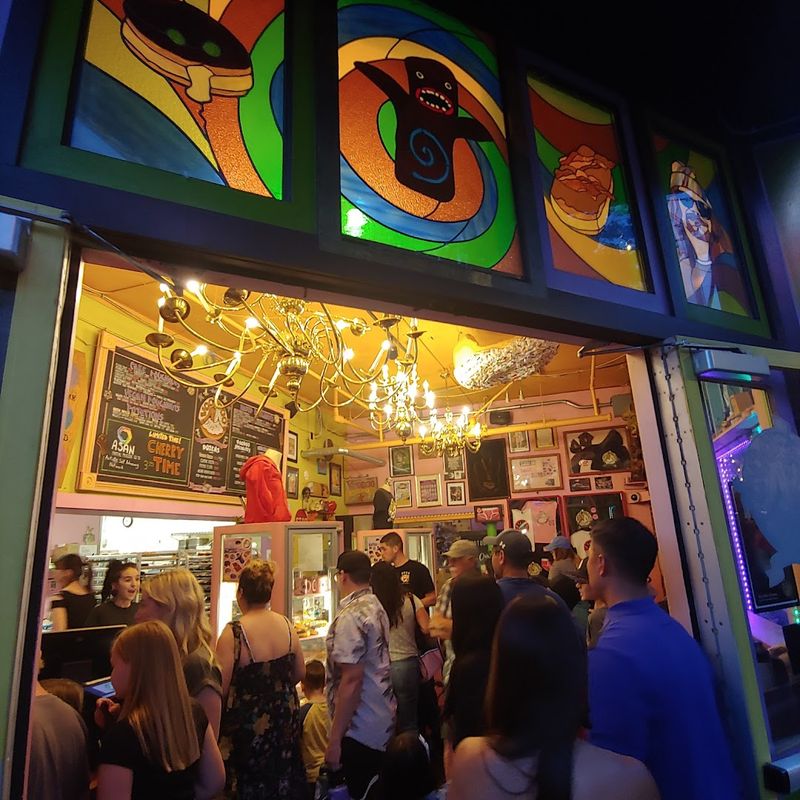 Oregon Has A Donut Shop Where The Line Wraps Around The Block Long Before Most People Have Had Their First Coffee - Decor Hint The Staff That Makes It Special