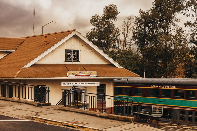 The Historic Depot And Downtown Hood River Location