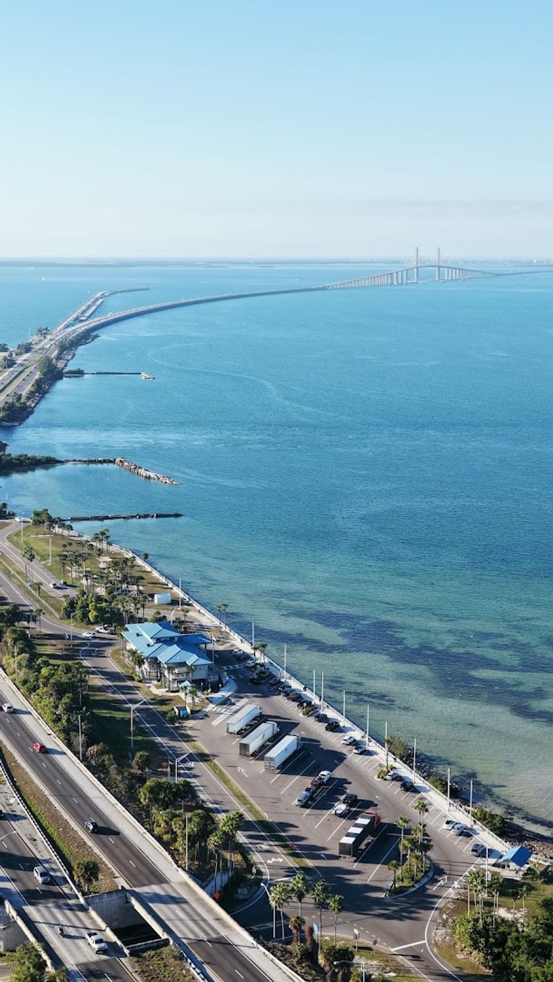 This Sky-High Florida Bridge Has Become A Bucket-List Drive For Thrill Seekers - Decor Hint The View From The Top Stops Everyone Mid-Sentence