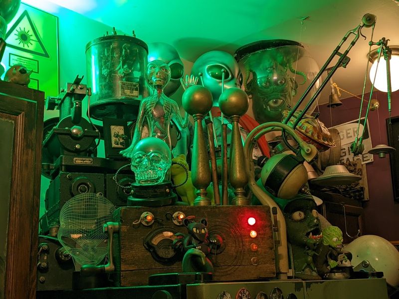 Steampunk Sculptures And Handmade Robots Worth Seeing