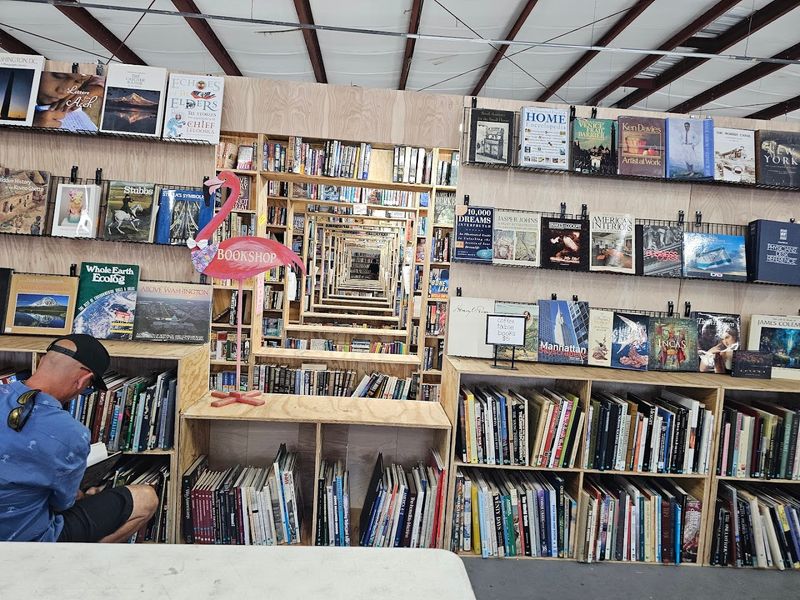 One Florida Bookshop Is Packed Floor To Ceiling With Literary Treasures - Decor Hint Genres, Formats, And Hidden Finds