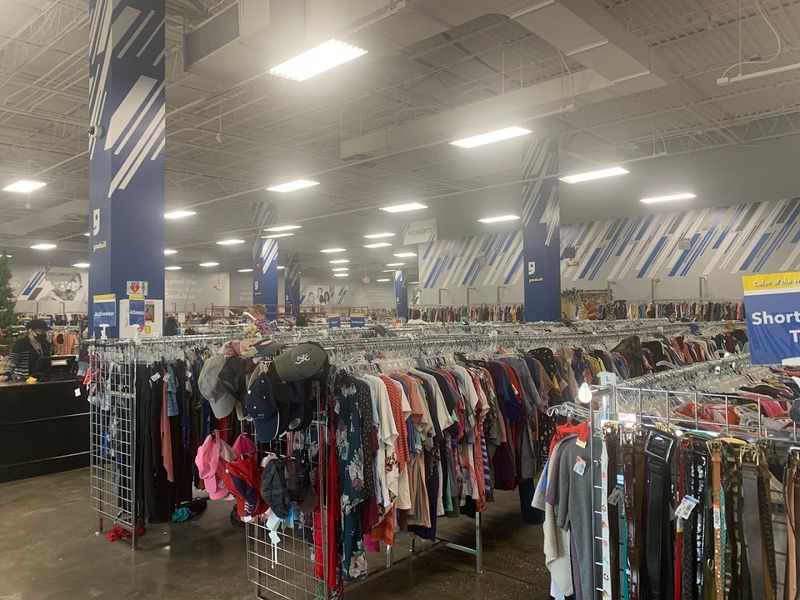Clothing Racks That Go On Forever