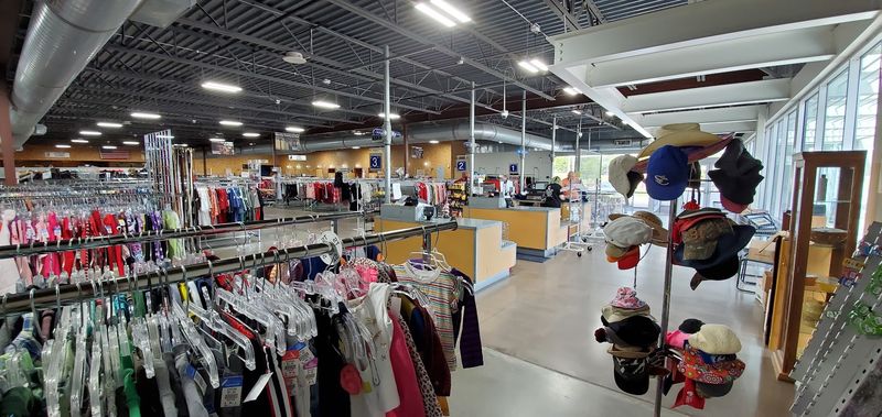 This Nebraska Thrift Store Keeps Surprising Shoppers At Every Turn - Decor Hint The Clothing Section Is A Serious Score Waiting To Happen