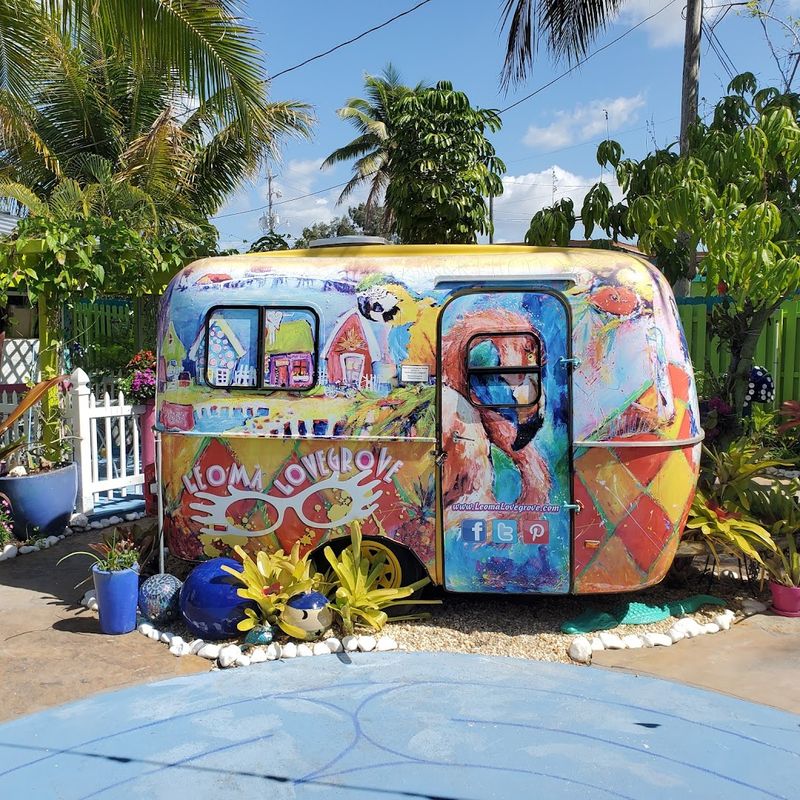 This Unusual Florida Town Leaves Visitors Completely Fascinated - Decor Hint Colors That Hit You First