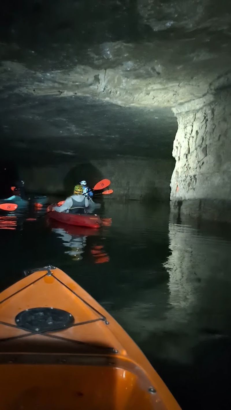 Beginner-Friendly Kayaking With Zero Current