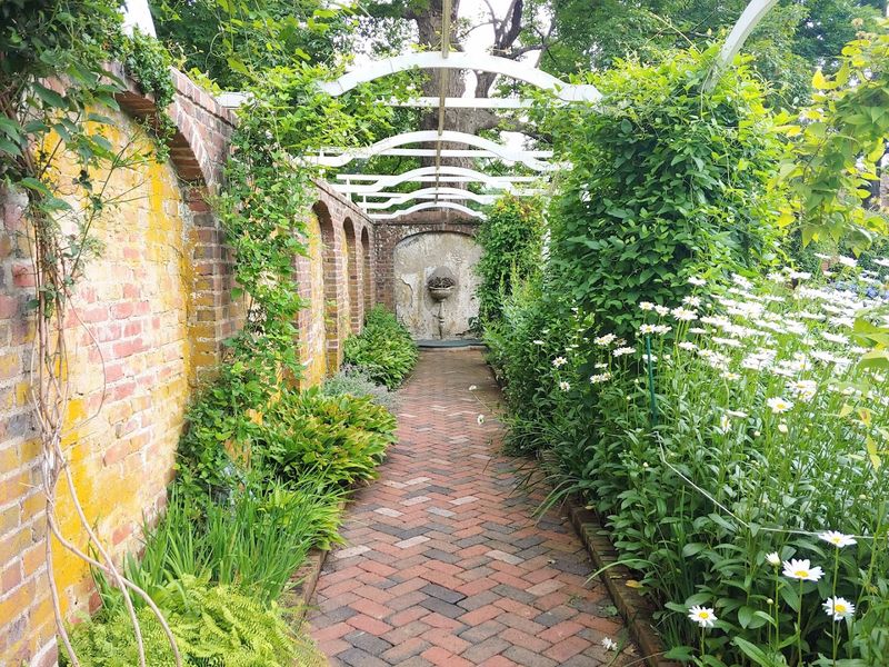 The Little-Known Connecticut Museum With A Beautiful Historic Garden - Decor Hint Perfect For A Quiet Weekend Visit