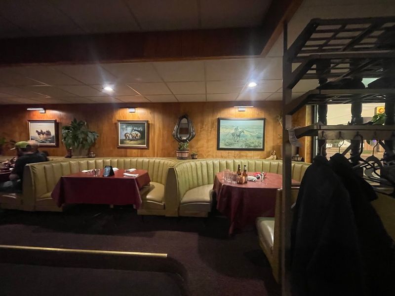 Western Décor With Family-Built Character