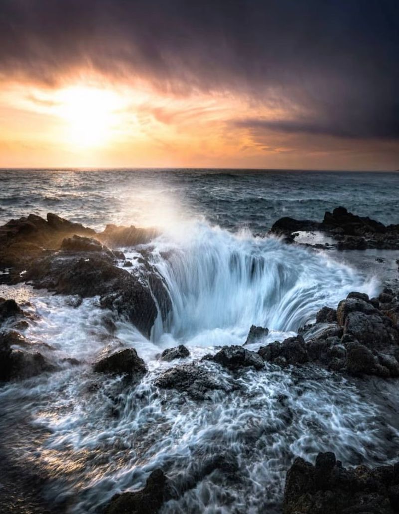 10 Unexpected Places In Oregon That Are Almost Too Gorgeous To Believe - Decor Hint Thor's Well, Yachats