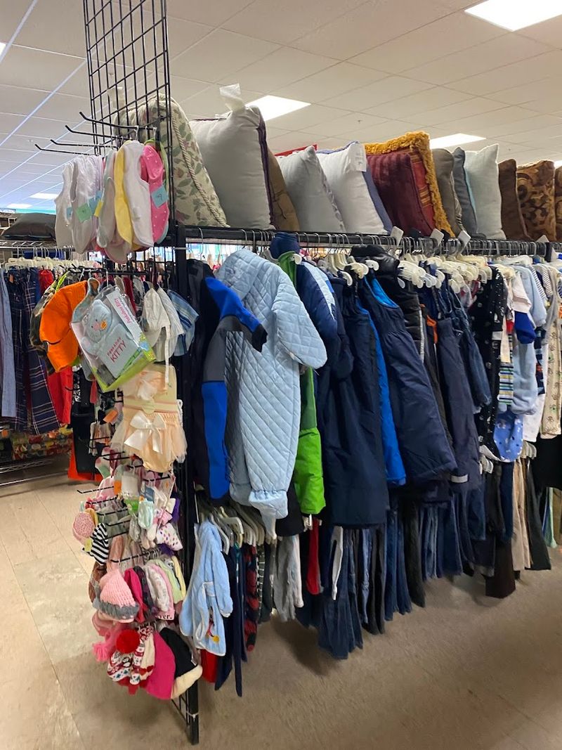 These 10 New York Thrift Stores Are Built For Serious Deal Hunters - Decor Hint Island Thrift Store