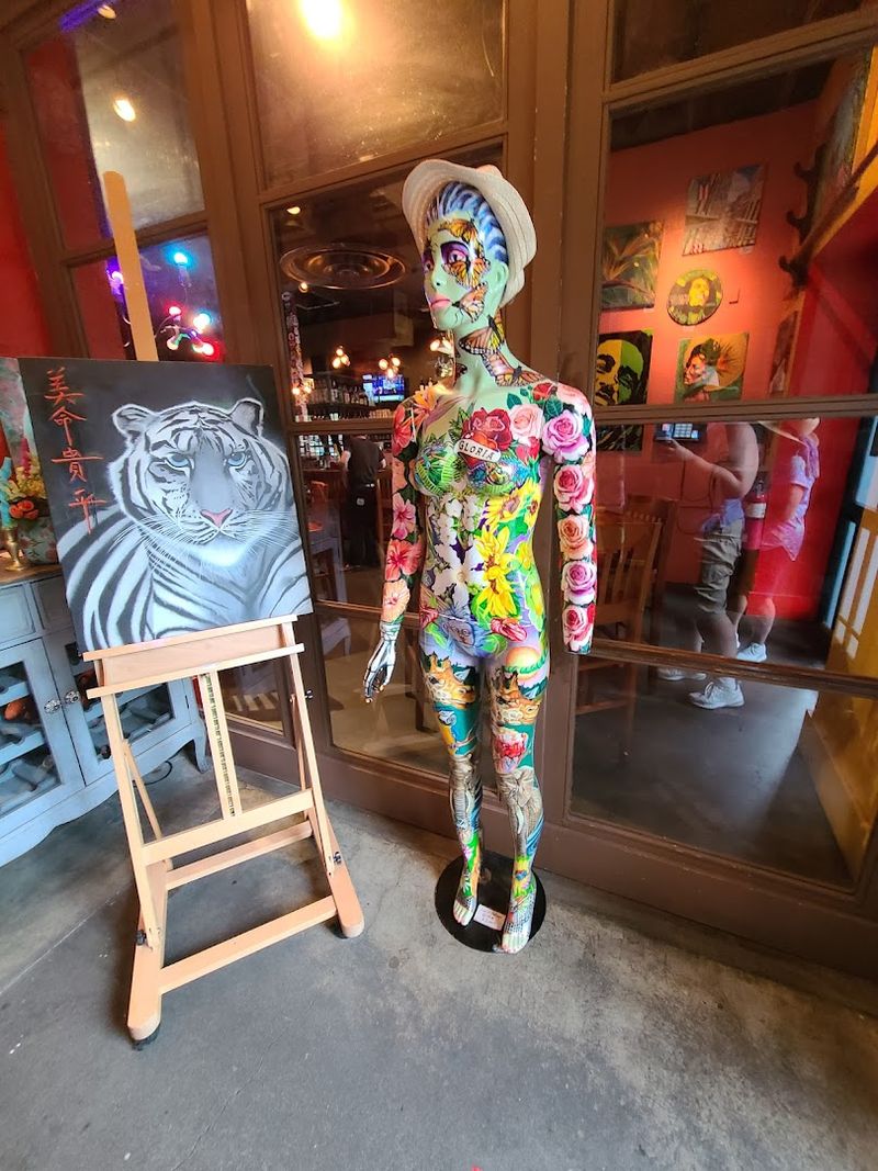 Live Artists Creating Real Work While You Eat
