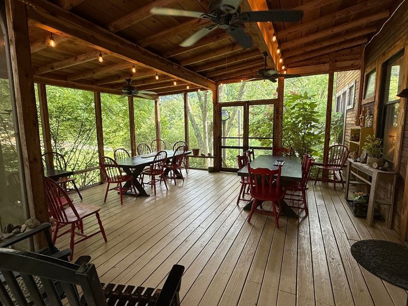 The Creekside Soundtrack That Replaces Every Alarm Clock