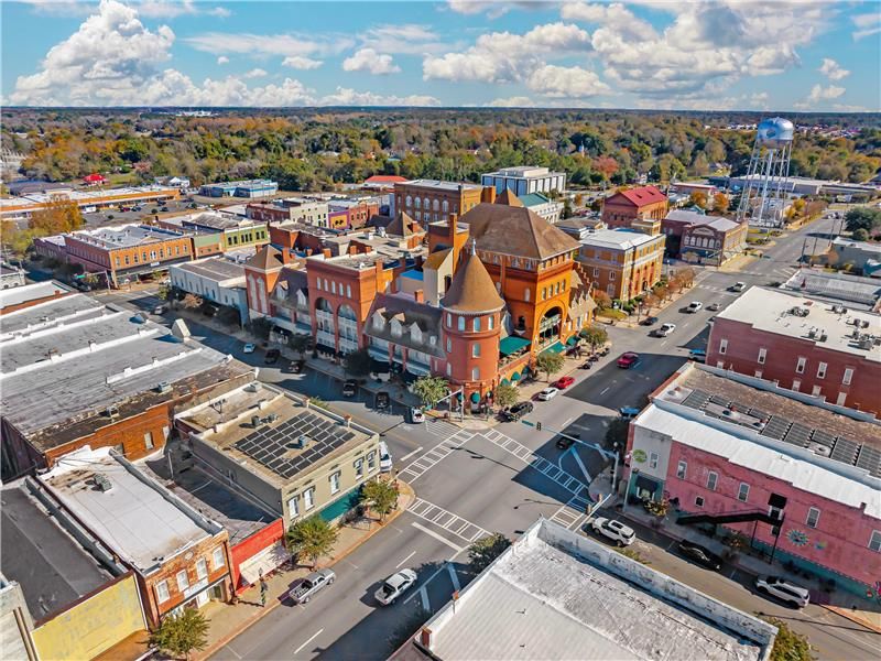 A Downtown Worth Strolling Through