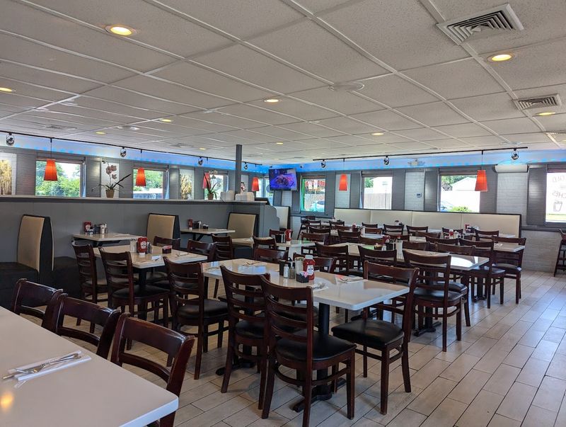 Smiley's Diner, Newark