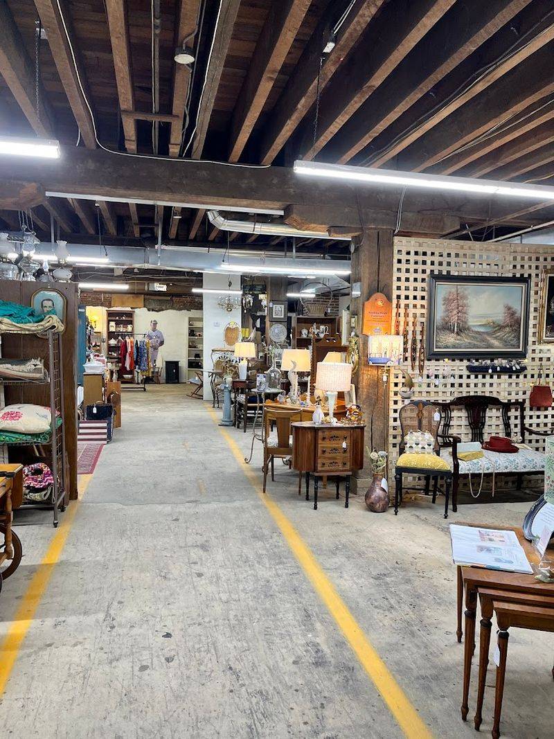 10 Maryland Antique Stores Packed With Vintage Treasures And Bargains - Decor Hint Seneca Cannery Antiques