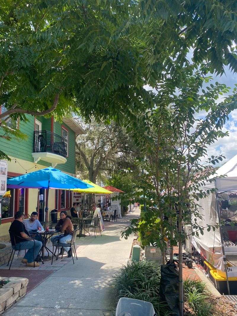 This Charming Florida Town Makes It Easy To Slow Down For A While - Decor Hint A Town Where Something Is Always Happening