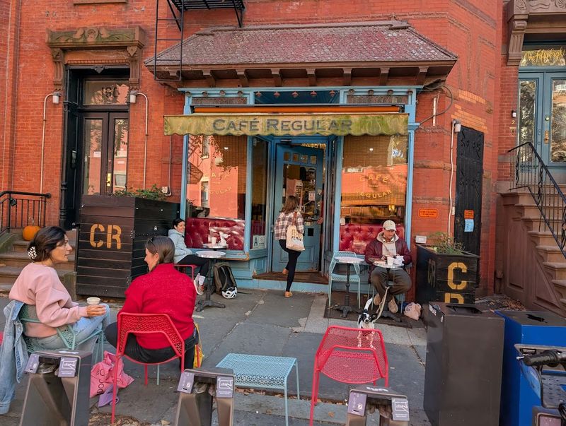 10 New York Coffee Shops That Feel Like A Well-Kept Secret - Decor Hint Café Regular Du Nord