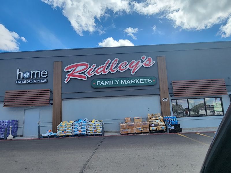Ridley's Family Market